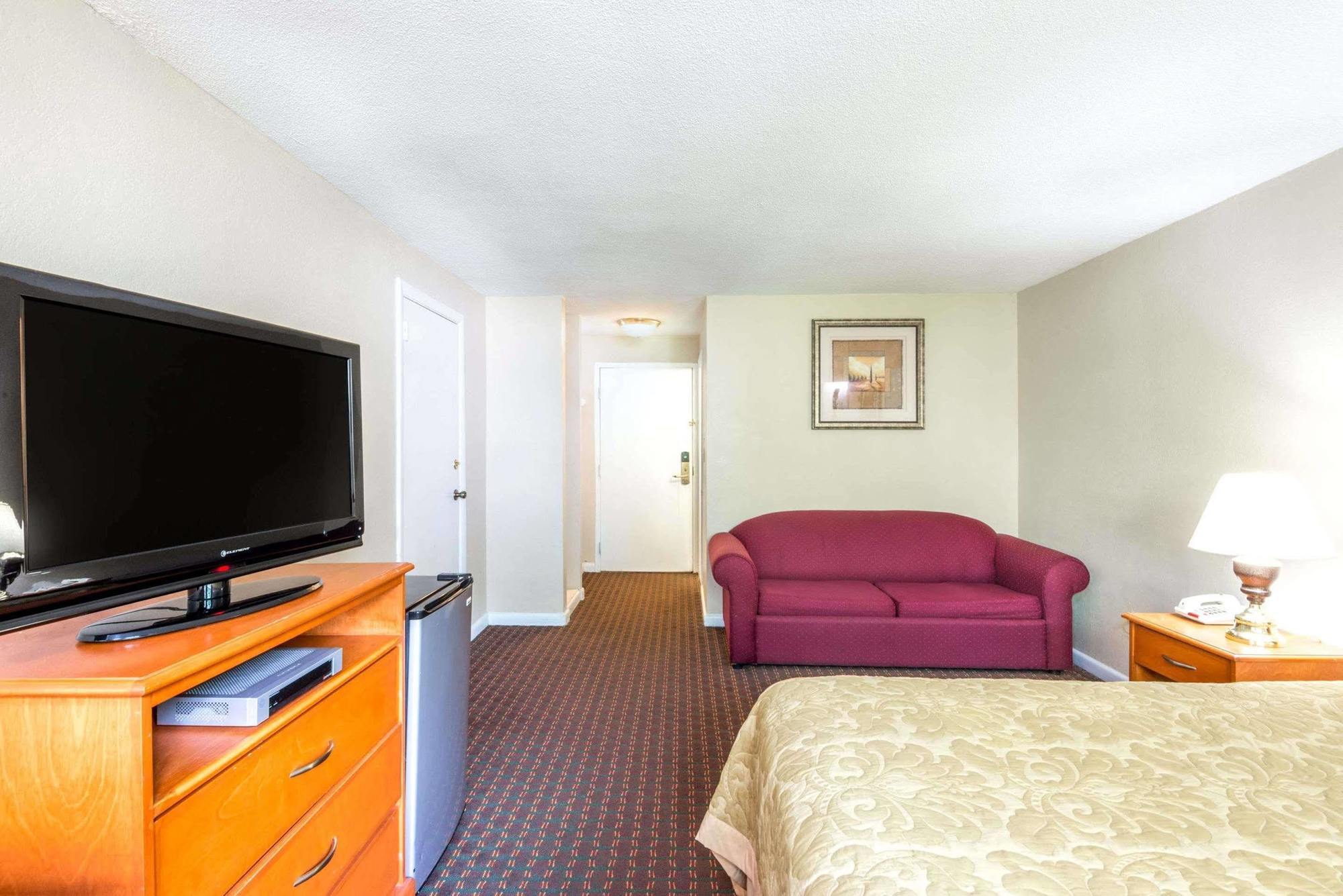 Super 8 By Wyndham Watertown/Cambridge/Boston Area Exterior foto