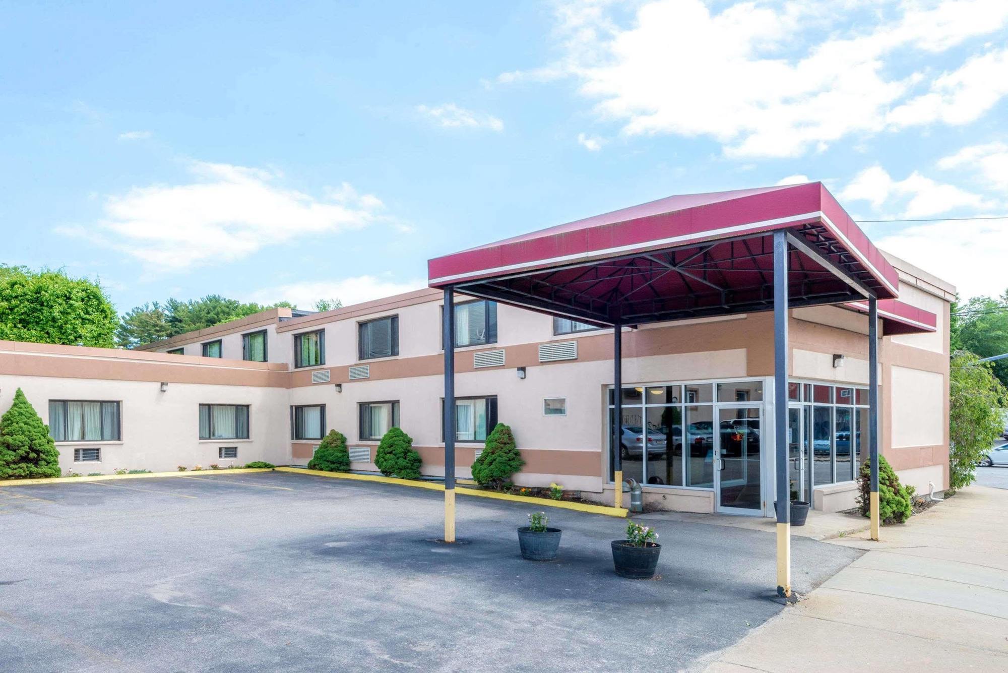Super 8 By Wyndham Watertown/Cambridge/Boston Area Exterior foto